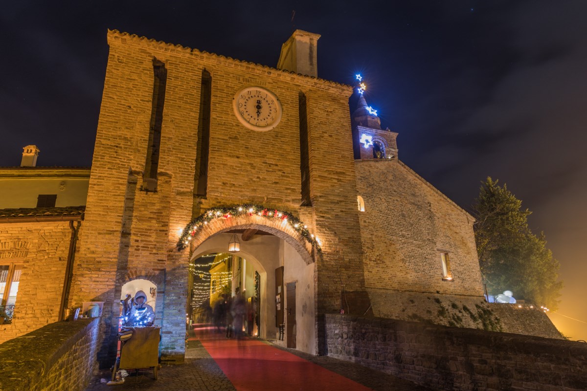 “Candele a Candelara” 2025: il borgo si illumina a festa!
